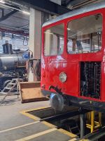 211 Vitznau -Depotführung im Depot der Rigi Bahn - ein Wagen in Restauration &ndash; &copy; Annette Probst-Weise (Eberhardt TRAVEL)