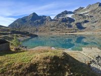Fahrt mit dem Bernina-Express... (Lago Bianco) &ndash; &copy; Katrin Deutschbein (Eberhardt TRAVEL)