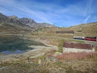 Fahrt mit dem Bernina-Express... (Lago Bianco) &ndash; &copy; Katrin Deutschbein (Eberhardt TRAVEL)