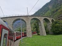 Fahrt mit dem Bernina-Express... (Kreisviadukt von Brusio) &ndash; &copy; Katrin Deutschbein (Eberhardt TRAVEL)