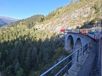 Fahrt mit dem Glacier-Express... (Landwasserviadukt) &ndash; &copy; Katrin Deutschbein (Eberhardt TRAVEL)