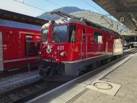 Fahrt mit dem Glacier-Express... (Bahnhof Chur - Lok-Umsetzung) &ndash; &copy; Katrin Deutschbein (Eberhardt TRAVEL)