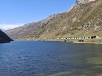 Fahrt mit dem Glacier-Express... (Oberalppass mit Oberalpsee)  &ndash; &copy; Katrin Deutschbein (Eberhardt TRAVEL)