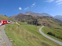 Fahrt mit dem Glacier-Express... (Strecke vom Oberalppass nach Andermatt) &ndash; &copy; Katrin Deutschbein (Eberhardt TRAVEL)