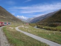Fahrt mit dem Glacier-Express... (Urner Reusstal) &ndash; &copy; Katrin Deutschbein (Eberhardt TRAVEL)