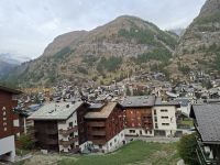 Fahrt zum Gornergrat... (Blick auf Zermatt) &ndash; &copy; Katrin Deutschbein (Eberhardt TRAVEL)