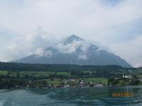 IMG_3574 Mit dem Schiff Thun Stadt auf dem Thunersee unterwegs - der Niesen