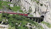 0142 Stopp an der Schöllenenschlucht &ndash; &copy; Annette Weise (Eberhardt TRAVEL)