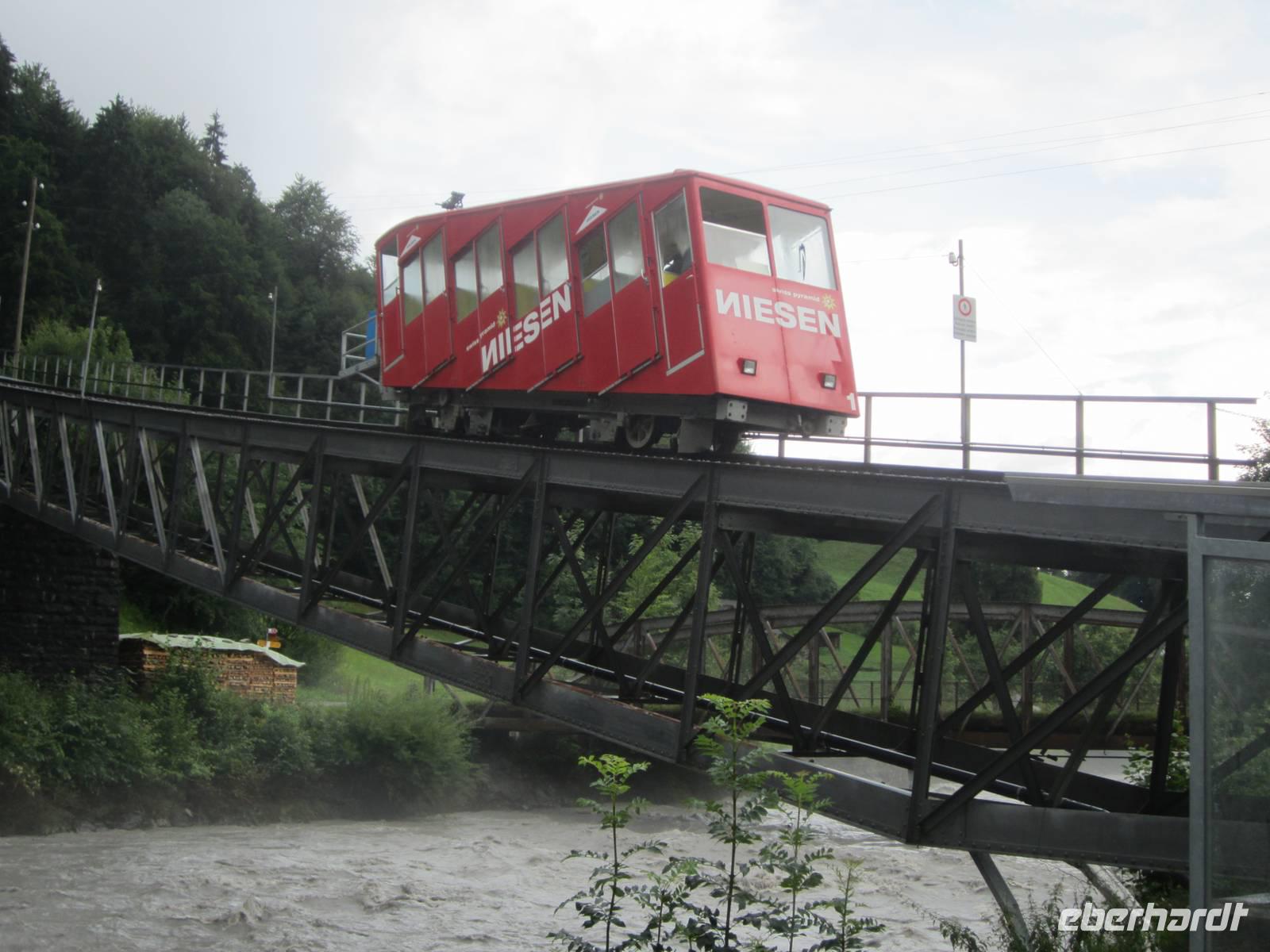 Auffahrt zum Niesen &ndash; &copy; Gisela Gerlach (Eberhardt TRAVEL)