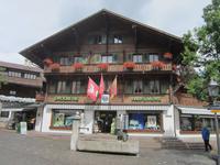 Bummel durch Gstaad &ndash; &copy; Gisela Gerlach (Eberhardt TRAVEL)