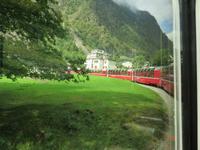0145 Glacier-Bernina-Express- Fahrt mit dem Bernina-Express - Kreisviadukt Brusio &ndash; &copy; Annette Weise (Eberhardt TRAVEL)