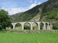 0165 Glacier-Bernina-Express- Kreisviadukt Brusio &ndash; &copy; Annette Weise (Eberhardt TRAVEL)