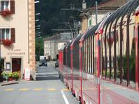 0169 Glacier-Bernina-Express- Bernina-Express in Le Prese &ndash; &copy; Annette Weise (Eberhardt TRAVEL)