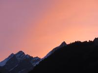 0316 Glacier-Bernina-Express- Zermatt - Sonnenaufgang über dem Rothorn &ndash; &copy; Annette Weise (Eberhardt TRAVEL)