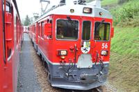  Bernina-Express - der entgegenkommende Zug Foto Frau Woerpel &ndash; &copy; Annette Weise (Eberhardt TRAVEL)