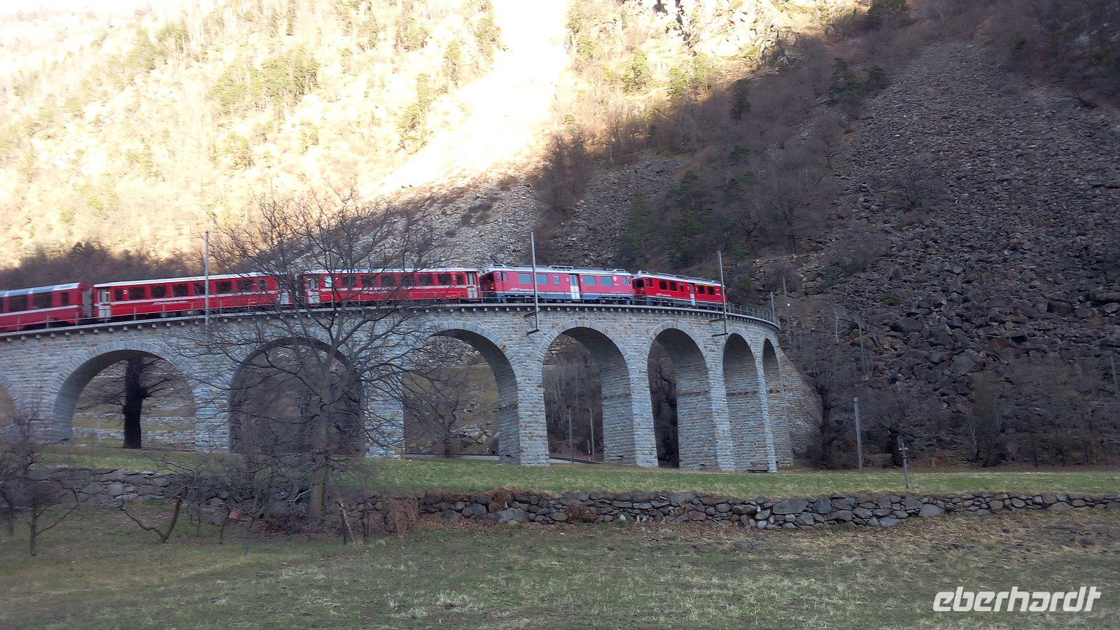 Kreisviadukt in Brusio &ndash; &copy; Gisela Gerlach (Eberhardt TRAVEL)