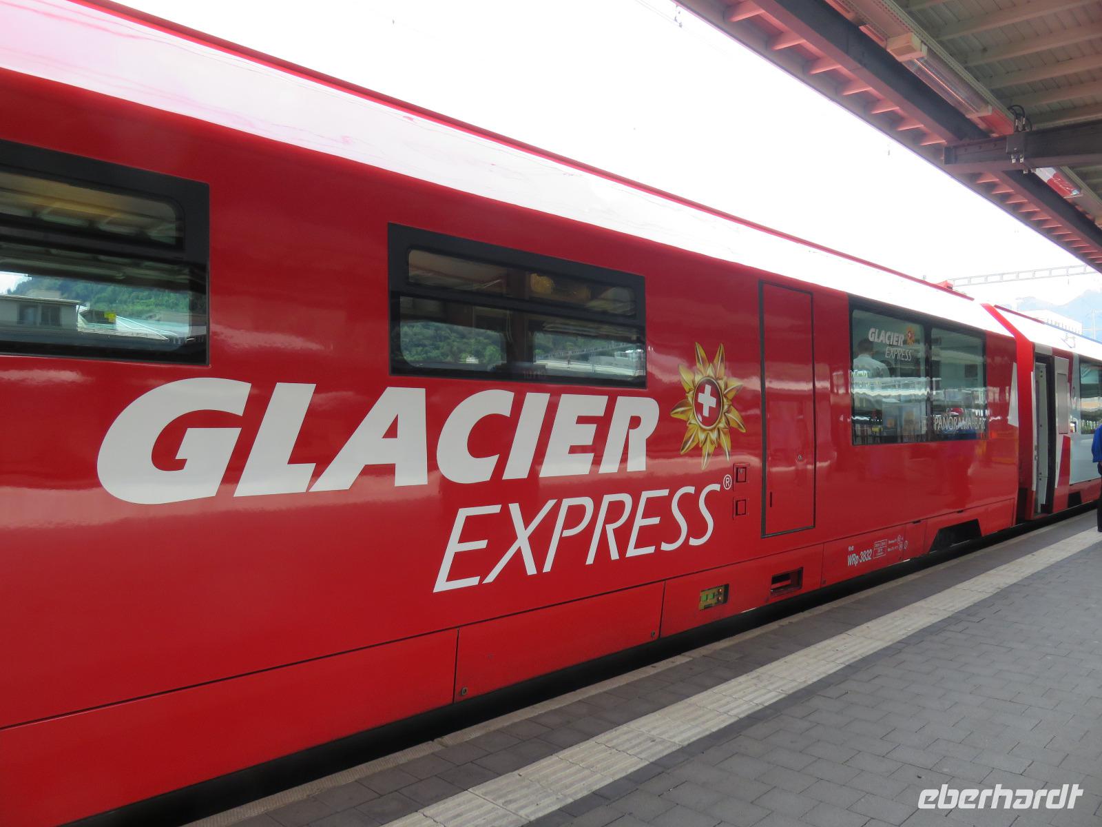 Glacier-Bernina-Reise, Fahrt mit dem Glacier-Express &ndash; &copy; Annette Weise (Eberhardt TRAVEL)