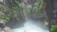 Aareschlucht, unsere gemeinsame Wanderung durch die Schlucht &ndash; &copy; Gisela Gerlach (Eberhardt TRAVEL)
