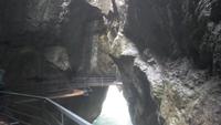 Aareschlucht, unsere gemeinsame Wanderung durch die Schlucht &ndash; &copy; Gisela Gerlach (Eberhardt TRAVEL)