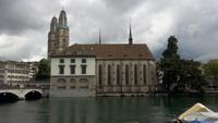 Zürich, Statführung mit Tatiana, im Hintergrund Großmünster St. Peter &ndash; &copy; Gisela Gerlach (Eberhardt TRAVEL)