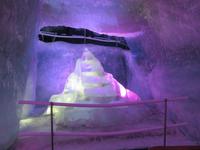 349 Auf dem Kleinen Matterhorn - Gletscherpalast &ndash; &copy; Annette Weise (Eberhardt TRAVEL)