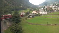 Bernina-Express, Fahrt von Pontresina nach Tirano, Kreisviadukt von Brusio &ndash; &copy; Gisela Gerlach (Eberhardt TRAVEL)
