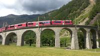 Fart mit dem Bernina Express &ndash; &copy; Gisela Gerlach (Eberhardt TRAVEL)