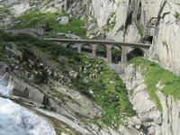 An der Teufelsbrücke &ndash; &copy; Gisela Gerlach (Eberhardt TRAVEL)
