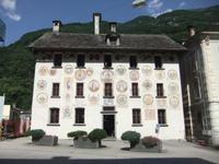 Cevio. Landvogteihaus &ndash; &copy; Peter Großer (Eberhardt TRAVEL)