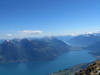 Auf den Niesen-Blick zum Thuner- und Brienzersee &ndash; &copy; Annette Weise (Eberhardt TRAVEL)
