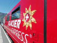 Der Glacier-Express &ndash; &copy; Martina Pötschke (Eberhardt TRAVEL)
