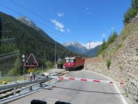 048 Rhätische Bahn - Zug bei Gurada &ndash; &copy; Annette Weise (Eberhardt TRAVEL)