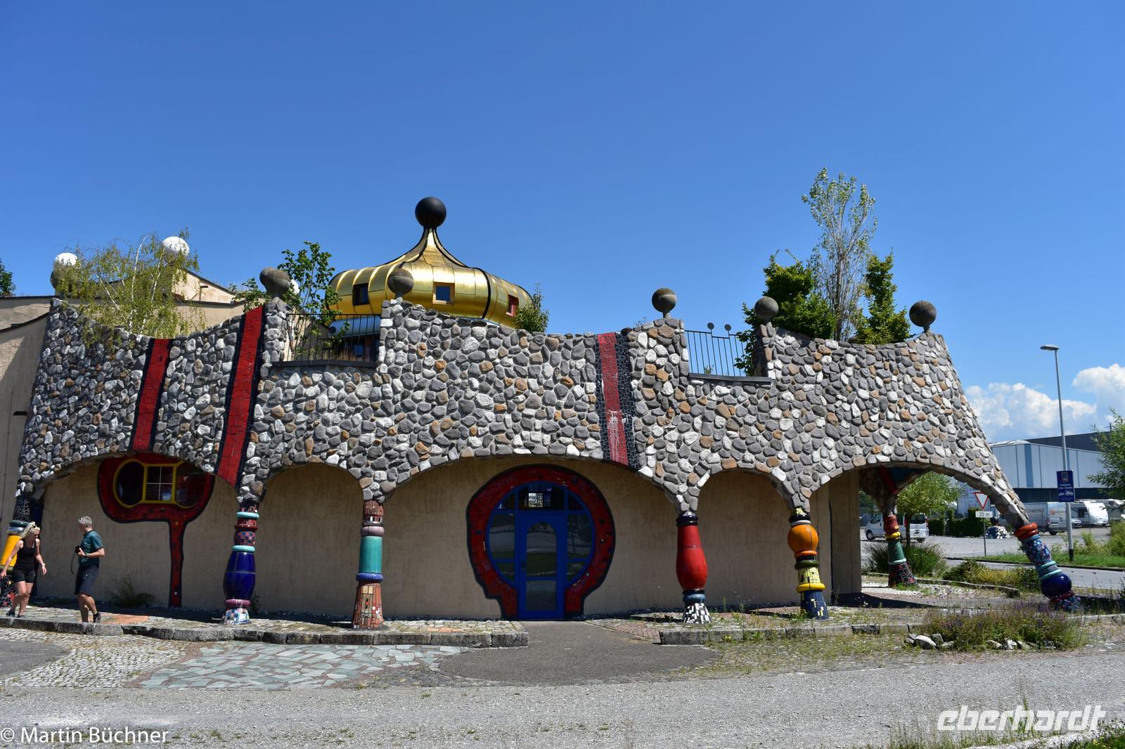 Hundertwasserhaus in Altrhein &ndash; &copy; Martin Büchner (Eberhardt TRAVEL)