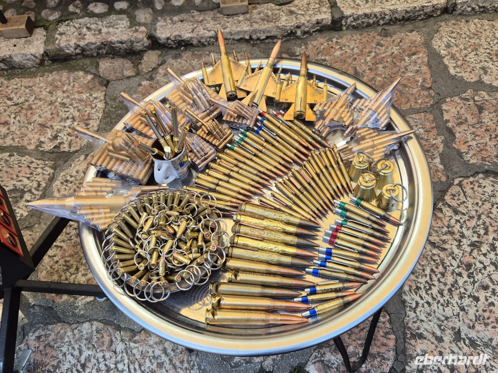 Tag 6 - Sarajevo - Stadtführung - Souvenire oder Erinnerungen an eine schlimme Zeit &ndash; &copy; Jana Wessendorf (Eberhardt TRAVEL)