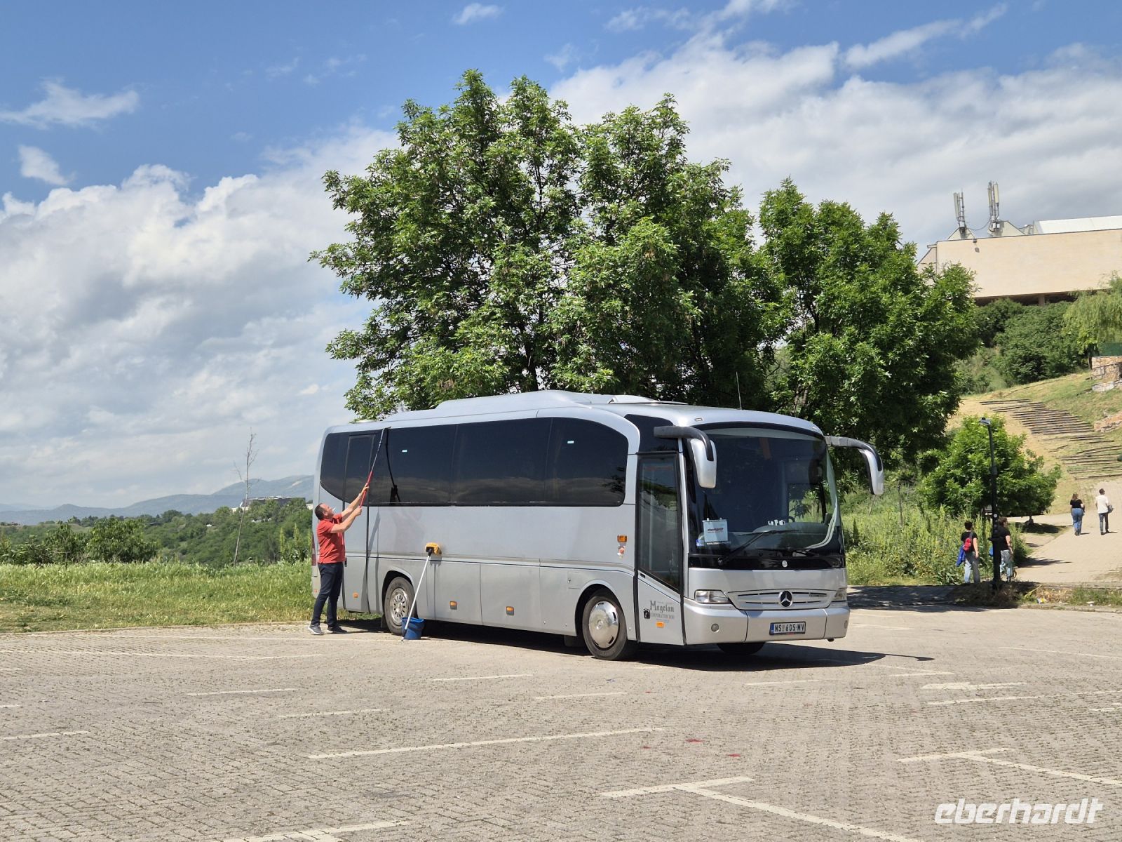 Tag 12 - Skopje - Stadtführung - Eindrücke (9) - Bozidar, der sich bestens um uns und seinen Bus kümmert &ndash; &copy; Jana Wessendorf (Eberhardt TRAVEL)
