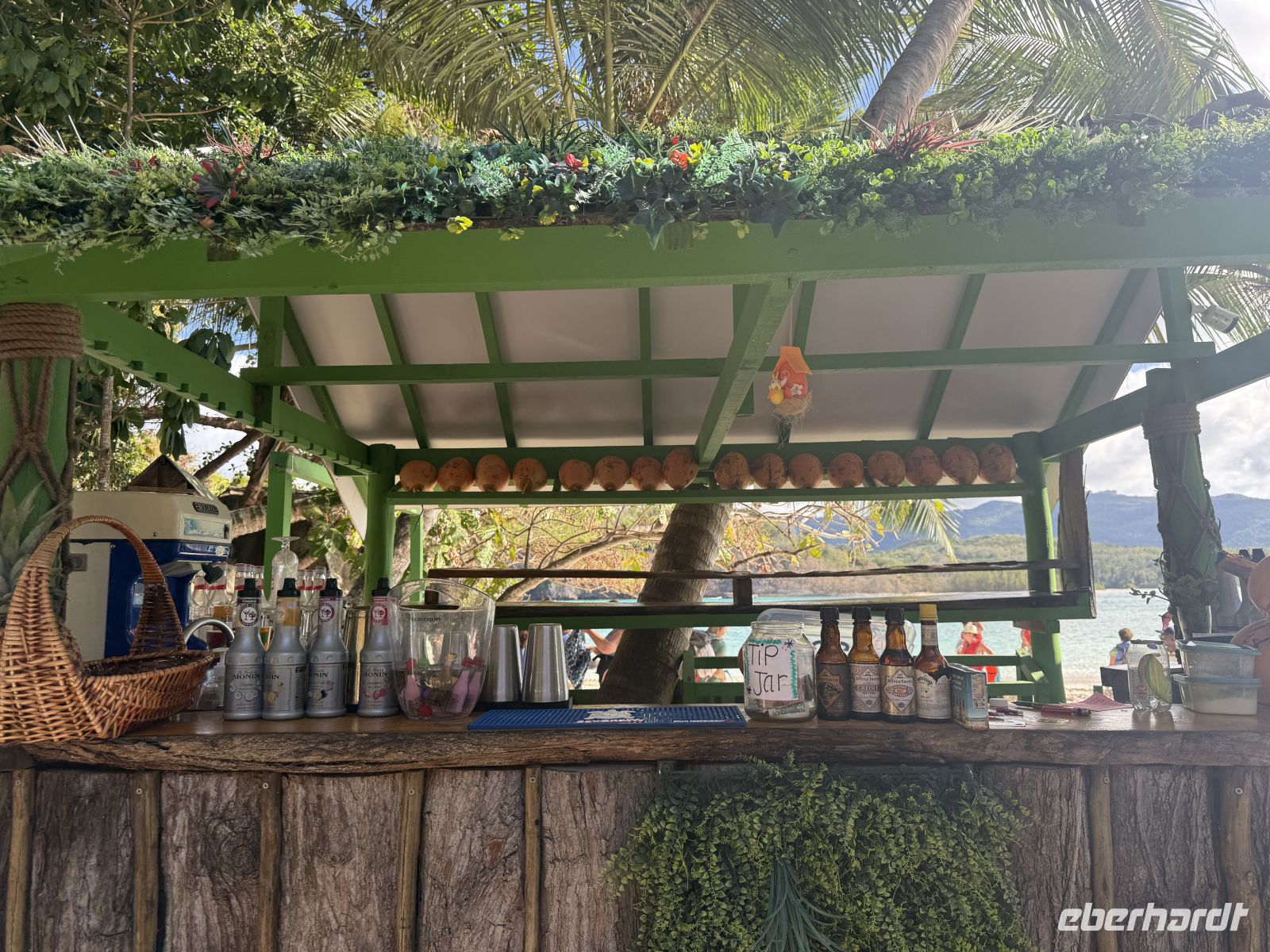 Bar Moyenne Island &ndash; &copy; Leon Prinz (Eberhardt TRAVEL)
