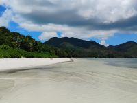 Hotelstrand auf Praslin, Seychellen 