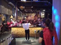 Angels & devils im level33 &ndash; &copy; Monika Cortese (Eberhardt TRAVEL)