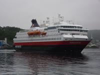 unser Hurtigrutenschiff &ndash; &copy; Ingrid Langer (Eberhardt TRAVEL)