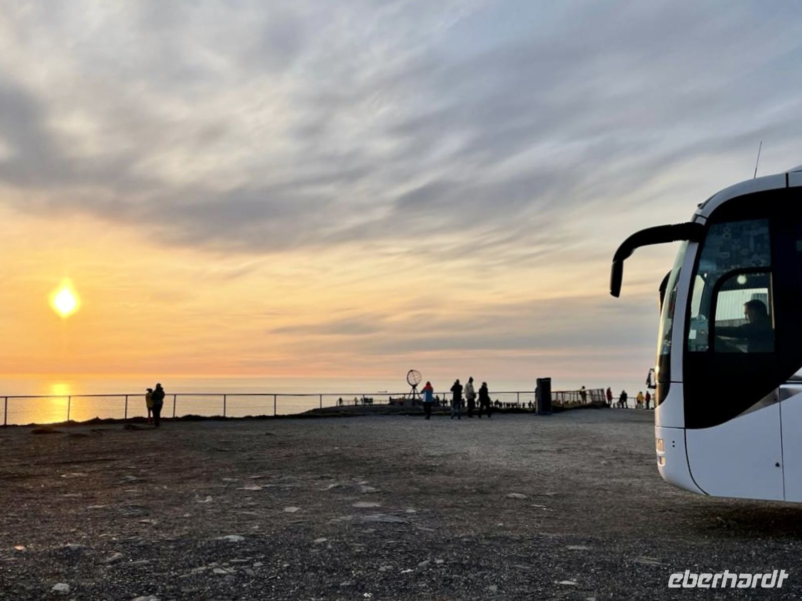 Tag 6 - Unser Bus am Nordkap  &ndash; &copy; Christin Kuschka (Eberhardt TRAVEL)