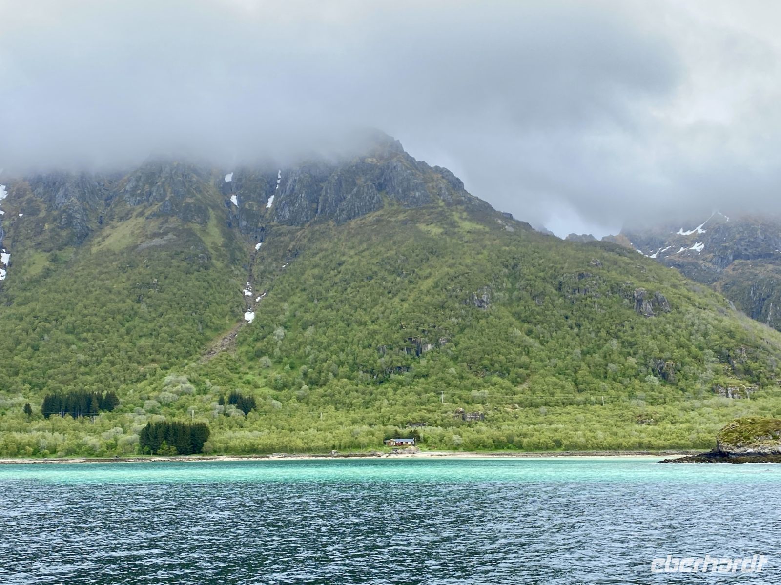 Tag 9 - Türkisblaues Wasser auf den Lofoten  &ndash; &copy; Christin Kuschka (Eberhardt TRAVEL)