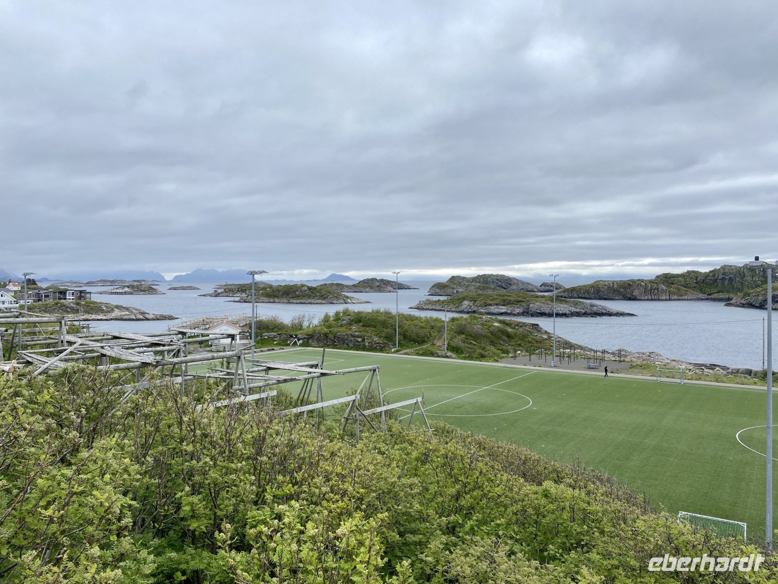 Tag 10 - Fußballplatz in Henningsvær  &ndash; &copy; Christin Kuschka (Eberhardt TRAVEL)
