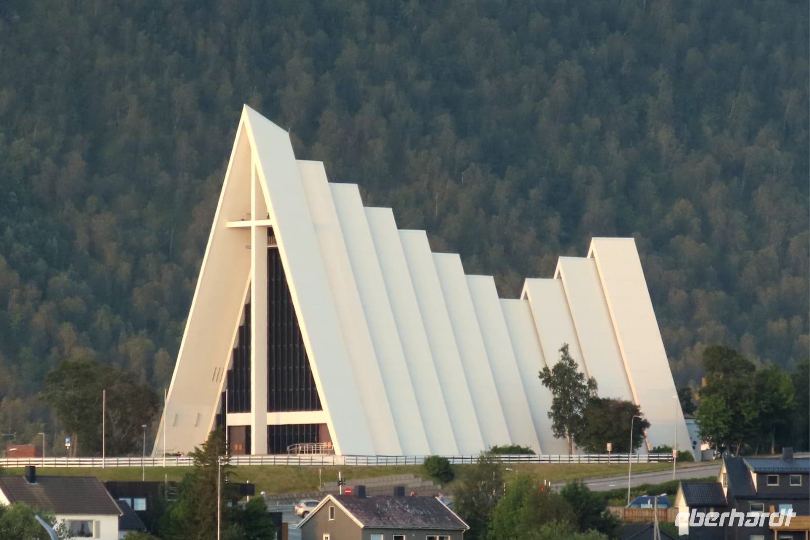 Tromsø, Eismeerkathedrale (© Foto: B.Stroech) &ndash; &copy; Dr. Michael Krause (Eberhardt TRAVEL)