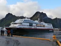 Hurtigruten in Svolvär &ndash; &copy; Ingrid Langer (Eberhardt TRAVEL)