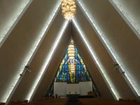 Tromsö - Eismeerkathedrale innen &ndash; &copy; Claudia Bernhardt (Eberhardt TRAVEL)