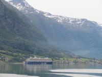 Mein Schiff 5 in Olden &ndash; &copy; Kathrin Mickan (Eberhardt TRAVEL)