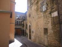 in den Gassen von Atri &ndash; &copy; Michael Krause (Eberhardt TRAVEL)