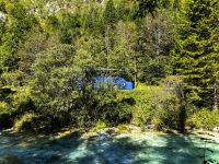 Unser Reisebus an der Soca im Triglav Nationalpark &ndash; &copy; Simone Willner (Eberhardt TRAVEL)