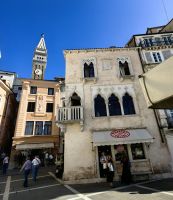 Venezianische Architektur auf dem Tartiniplatz in Piran &ndash; &copy; Simone Willner (Eberhardt TRAVEL)