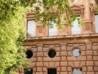 Palast Karl V. näher betrachtet &ndash; &copy; Gina Egenolf (Eberhardt TRAVEL)